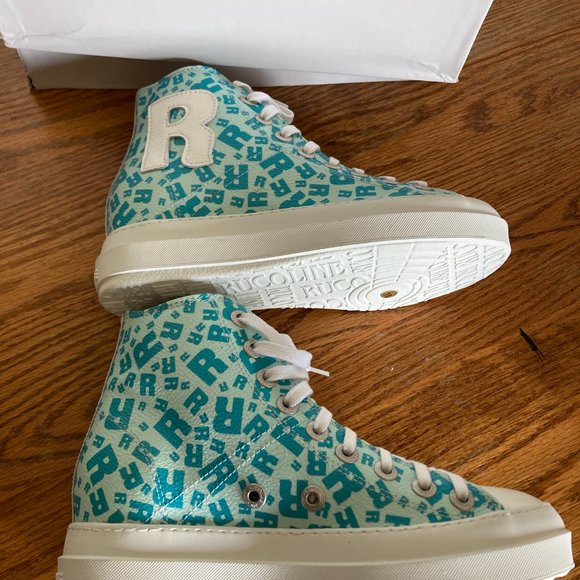 Ruco Line women's size 35 IT hidden wedge heel ' R ' logo print leather sneakers - Picture 3 of 8